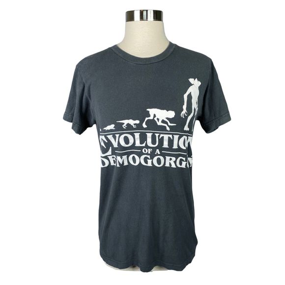 Stranger Things Evolution of a Demogorgon Tee - Size Small - Picture 1 of 4